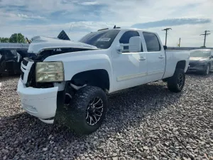 Chevrolet Silverado 1500 6.6L 8 2011