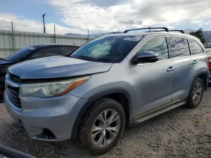 Toyota Highlander 3.5L 6 2015