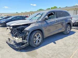 Toyota Highlander 3.5L 6 2015