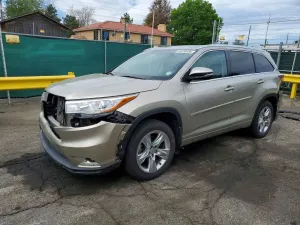 Toyota Highlander 3.5L 6 2015