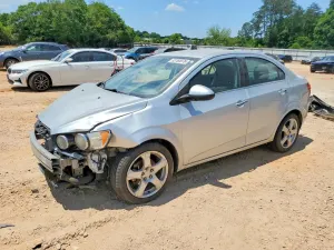 Chevrolet Aveo (Sonic) 1.4L 4 2016