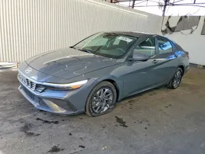 Hyundai Elantra 2.0L 4 2024
