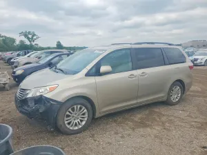 Toyota Sienna 3.5L 6 2015