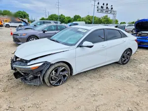 Hyundai Elantra 2.0L 4 2024