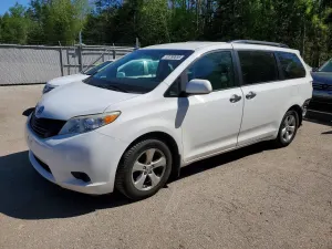 Toyota Sienna 3.5L 6 2017