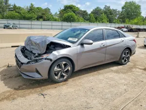 Hyundai Elantra 2.0L 4 2023