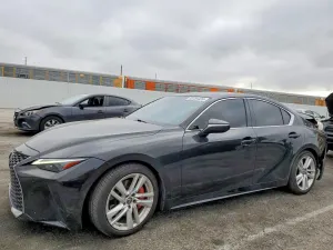 Lexus IS 2.0L 4 2021