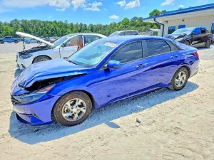 Hyundai Elantra 2.0L 4 2023