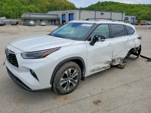 Toyota Highlander 2.4L 4 2023