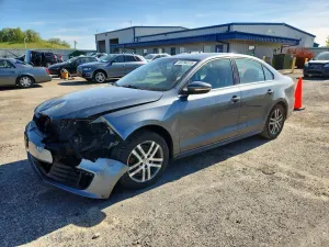 Volkswagen Jetta 2.0L 4 2013