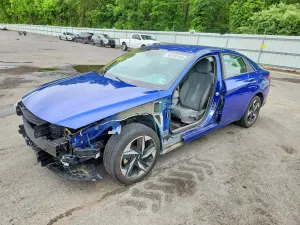 Hyundai Elantra 2.0L 4 2023