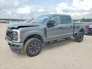 Ford F-250 6.8L 8 2025