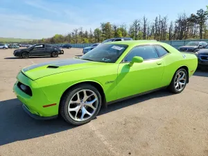 Dodge Challenger 5.7L 8 2015