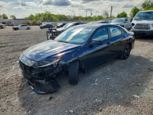 Hyundai Elantra 2.0L 4 2023