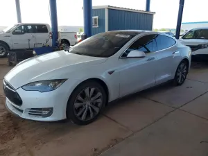 Tesla Model S 2014