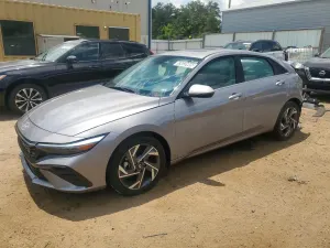 Hyundai Elantra 2.0L 4 2025