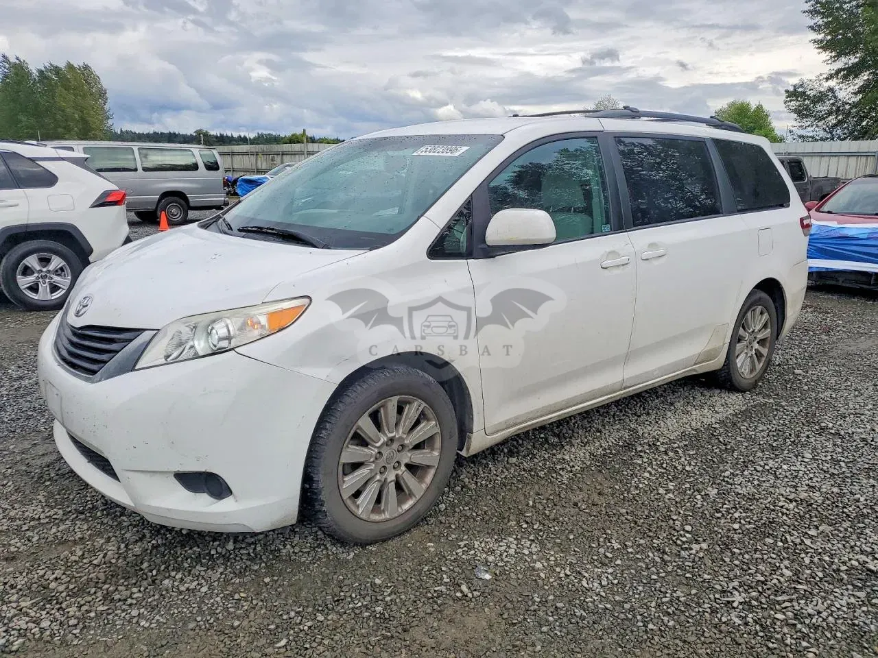 Toyota Sienna 3.5L 6 2011