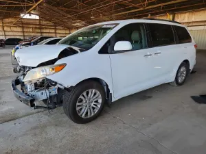 Toyota Sienna 3.5L 6 2014