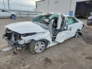 Hyundai Elantra 2.0L 4 2026