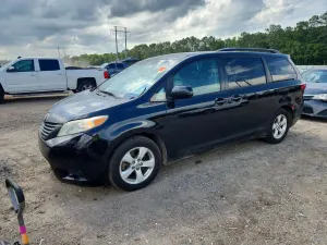 Toyota Sienna 3.5L 6 2017