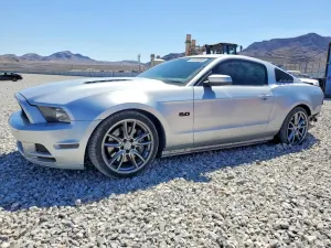 Ford Mustang 5.0L 8 2014