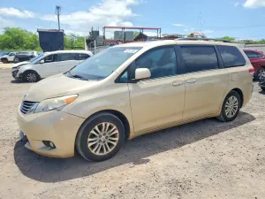 Toyota Sienna 3.5L 6 2011