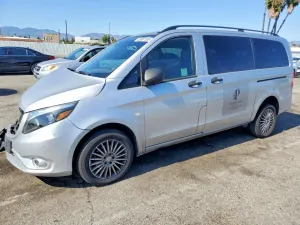 Mercedes-Benz Metris 2.0L 4 2017