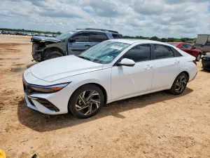 Hyundai Elantra 2.0L 4 2025