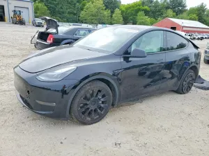 Tesla Model Y 2025