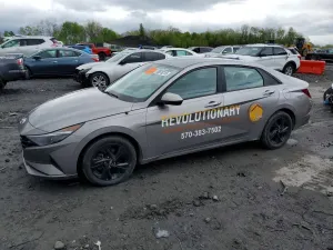 Hyundai Elantra 2.0L 4 2023