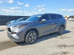Toyota Highlander 2.4L 4 2023