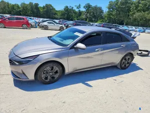 Hyundai Elantra 2.0L 4 2023