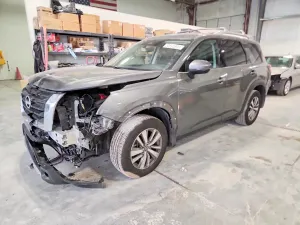 Nissan Pathfinder 3.5L 6 2023