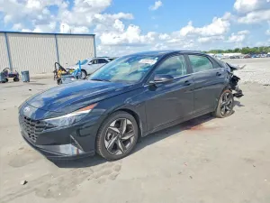 Hyundai Elantra 2.0L 4 2023