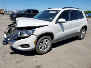Volkswagen Tiguan S 2.0L 4 2015