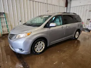 Toyota Sienna 3.5L 6 2012