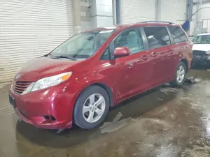 Toyota Sienna 3.5L 6 2015