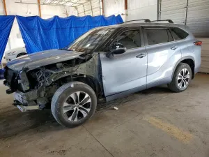 Toyota Highlander 2.4L 4 2024