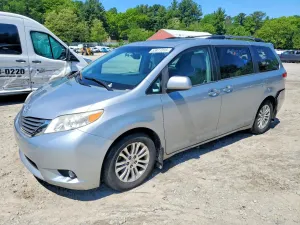 Toyota Sienna 3.5L 6 2014