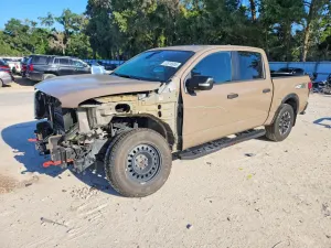 Nissan Titan 5.6L 8 2023