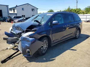Toyota Sienna 3.5L 6 2019