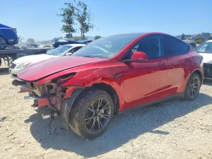 Tesla Model Y 2025