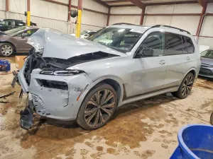 BMW X7 4.4L 8 2025