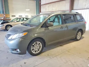 Toyota Sienna 3.5L 6 2011
