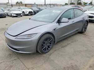 Tesla Model 3 2025