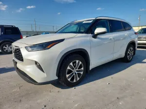 Toyota Highlander 3.5L 6 2021
