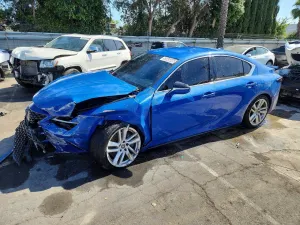 Lexus IS 2.0L 4 2021