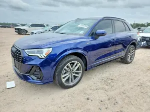 Audi Q3 2.0L 4 2025