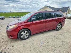 Toyota Sienna 3.5L 6 2014