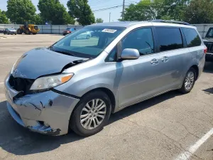 Toyota Sienna 3.5L 6 2017